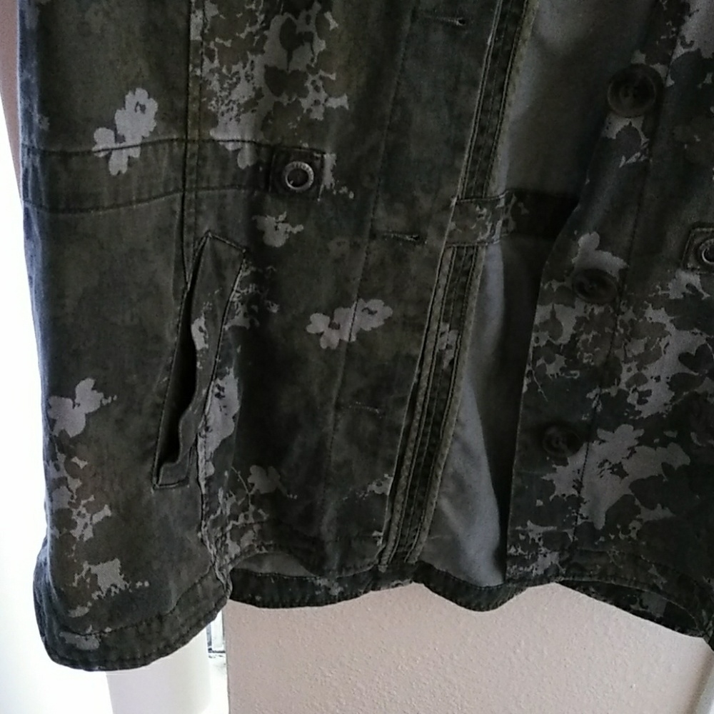 Jacket - Picture 2 of 4